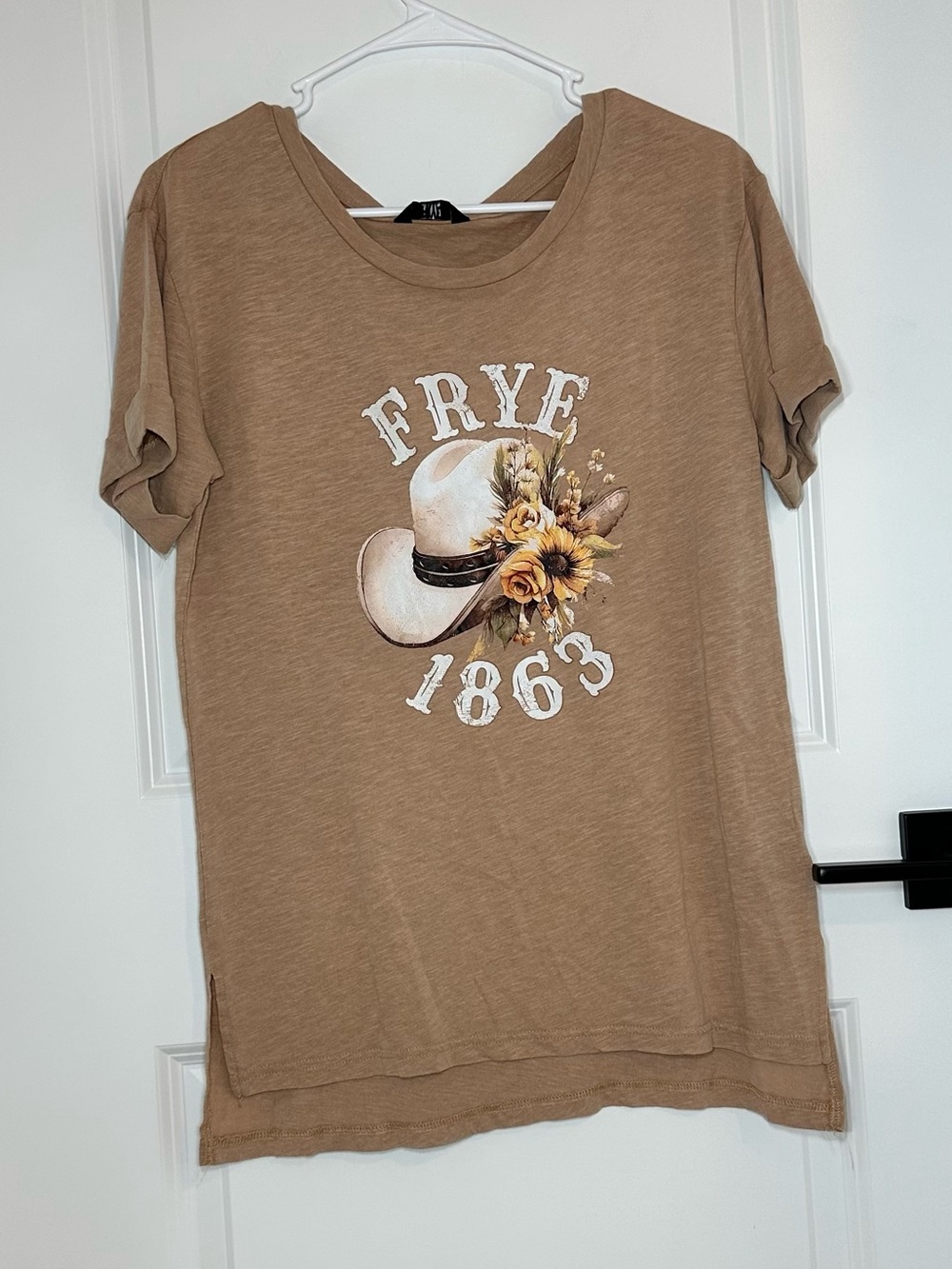 FRYE Women's Short Sleeve Graphic Tee in Tan with Cowboy Hat & Sunflower